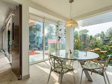 VENTA CASA EN LOMAS DE CHAPULTEPEC REMODELADA, VISTA ESPECTACULAR