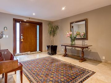 VENTA CASA EN LOMAS DE CHAPULTEPEC REMODELADA, VISTA ESPECTACULAR