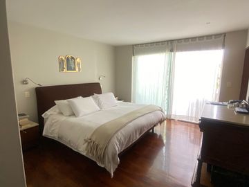 VENTA CASA EN LOMAS DE CHAPULTEPEC REMODELADA, VISTA ESPECTACULAR