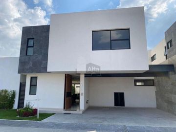 Casa en condominio en venta en San Gaspar Tlahuelilpan, Metepec, México
