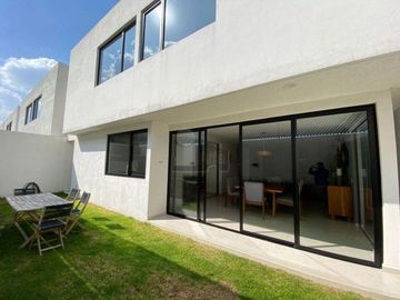 Casa en condominio en venta en San Gaspar Tlahuelilpan, Metepec, México