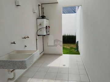 Casa en condominio en venta en San Gaspar Tlahuelilpan, Metepec, México