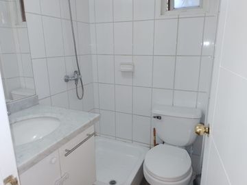 VENDO CASA EN CONDOMINIO PEÑALOLEN 5D-3B- 2 E, PISCINA