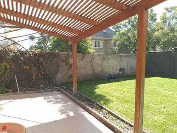 VENDO CASA EN CONDOMINIO PEÑALOLEN 5D-3B- 2 E, PISCINA