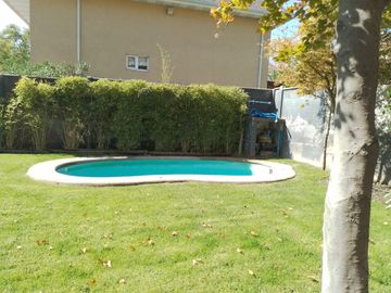 VENDO CASA EN CONDOMINIO PEÑALOLEN 5D-3B- 2 E, PISCINA