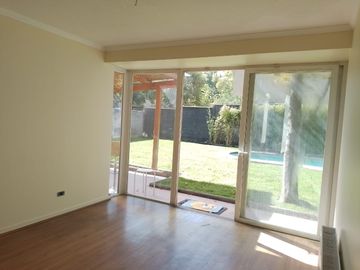 VENDO CASA EN CONDOMINIO PEÑALOLEN 5D-3B- 2 E, PISCINA