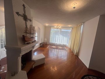 VENTA DE CASA LA PRIMAVERA CUMBAYA
