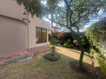 VENTA DE CASA LA PRIMAVERA CUMBAYA