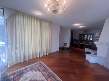 VENTA DE CASA LA PRIMAVERA CUMBAYA