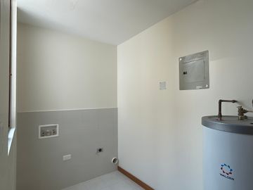 Venta departamento de 161 m2 de 3 dormitorios en Nayón