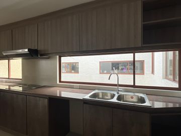 Venta departamento de 161 m2 de 3 dormitorios en Nayón