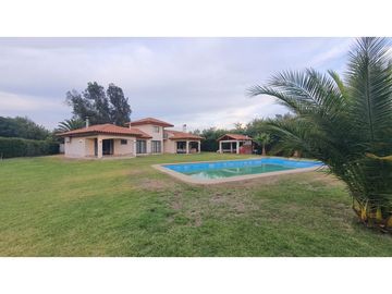 Venta Parcela de Agrado 4D 3B piscina Los Placeres Rinconada