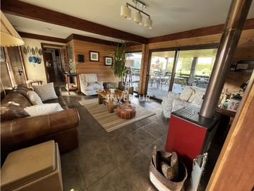 CASA EN PARCELA CON PISCINA TINAJA EN RIO BUENO