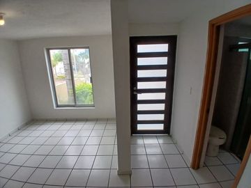 CASA EN VENTA DENTRO DE COTO  EN VILLAS DE ZAPOPAN