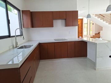 gran casa nueva, gran terreno- 3 habitaciones - bonita privada con amenidades