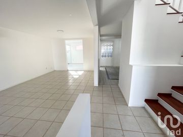 CASA AMPLIADA EN BOSQUES RESIDENCIAL ICA ZINACANTEPEC, EDO MEX
