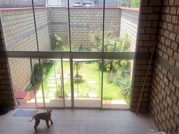 Casa en venta en Santa María Tepepan, atrás del club Hípico.