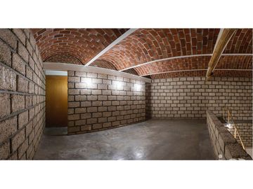 Casa en venta en Santa María Tepepan, atrás del club Hípico.