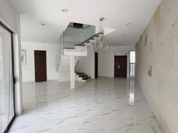 Casa en Venta en Cumbres del Lago