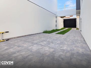 Casa en Venta en José Luis Bustamante y Rivero