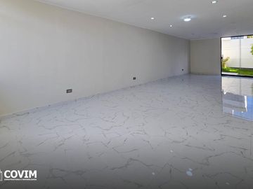 Casa en Venta en José Luis Bustamante y Rivero