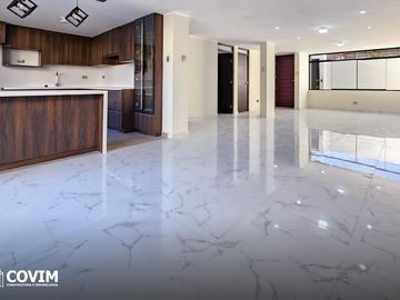 Casa en Venta en José Luis Bustamante y Rivero