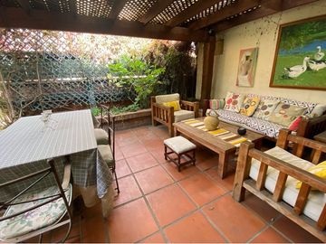 REBAJADO! Casa En Las Condes: Espacio y Confort