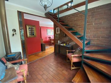 REBAJADO! Casa En Las Condes: Espacio y Confort