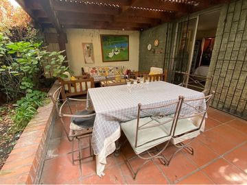 REBAJADO! Casa En Las Condes: Espacio y Confort