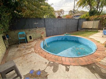 REBAJADO! Casa En Las Condes: Espacio y Confort