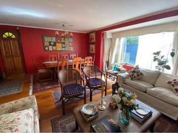 REBAJADO! Casa En Las Condes: Espacio y Confort