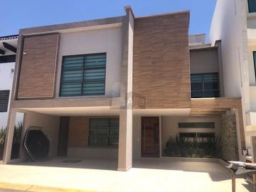Venta de casa en Toluca, casa en Privada en el fraccionamiento Ex Hacienda San jose