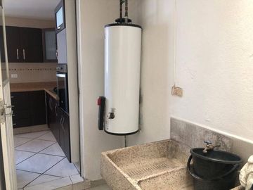 Venta Casa a pie de calle con 4 Recamaras San José Mayorazgo, Zona  11 sur