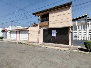 Venta Casa a pie de calle con 4 Recamaras San José Mayorazgo, Zona  11 sur