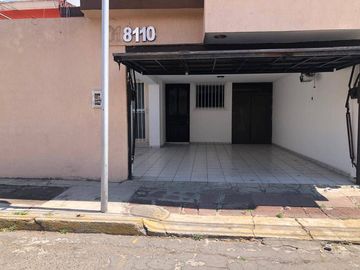 Venta Casa a pie de calle con 4 Recamaras San José Mayorazgo, Zona  11 sur