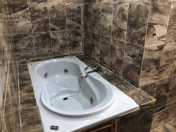 Venta Casa a pie de calle con 4 Recamaras San José Mayorazgo, Zona  11 sur
