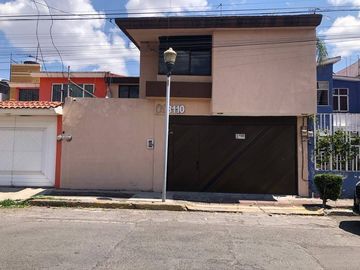 Venta Casa a pie de calle con 4 Recamaras San José Mayorazgo, Zona  11 sur