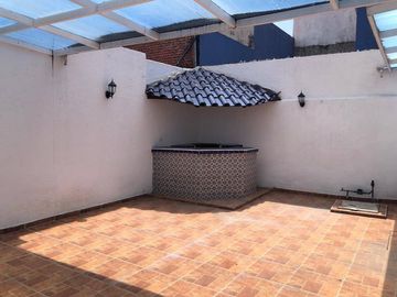 Venta Casa a pie de calle con 4 Recamaras San José Mayorazgo, Zona  11 sur