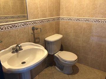 Venta Casa a pie de calle con 4 Recamaras San José Mayorazgo, Zona  11 sur