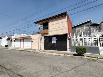 Venta Casa a pie de calle con 4 Recamaras San José Mayorazgo, Zona  11 sur