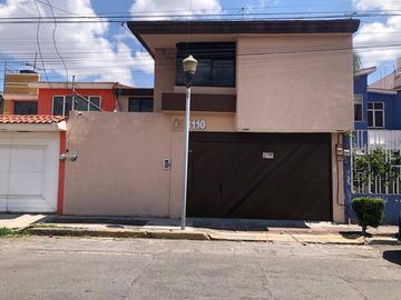 Venta Casa a pie de calle con 4 Recamaras San José Mayorazgo, Zona  11 sur