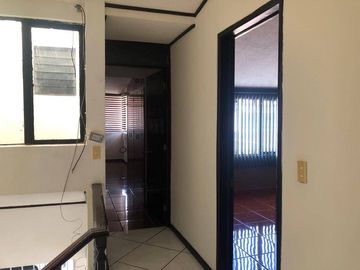 Venta Casa a pie de calle con 4 Recamaras San José Mayorazgo, Zona  11 sur