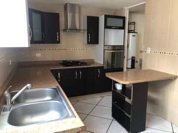 Venta Casa a pie de calle con 4 Recamaras San José Mayorazgo, Zona  11 sur