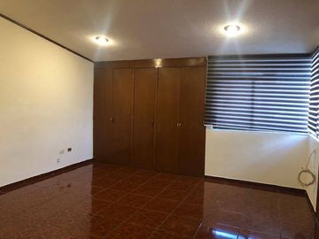 Venta Casa a pie de calle con 4 Recamaras San José Mayorazgo, Zona  11 sur