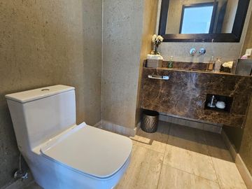 Venta o Renta departamento 3 dormitorios, moderno edificio Bellavista