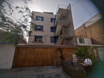 SE VENDE AMPLIO DEPARTAMENTO EN SAN MARTIN DE PORRES