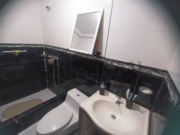 SE VENDE AMPLIO DEPARTAMENTO EN SAN MARTIN DE PORRES