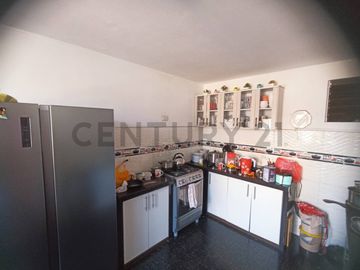 SE VENDE AMPLIO DEPARTAMENTO EN SAN MARTIN DE PORRES