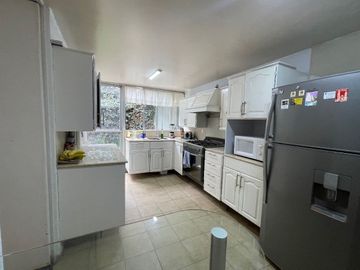 Casa en venta en condominio parte baja Av. Toluca