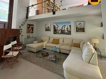 #Venta Casa 500m2  y 1,175 terreno en Balvanera Polo y Country Club